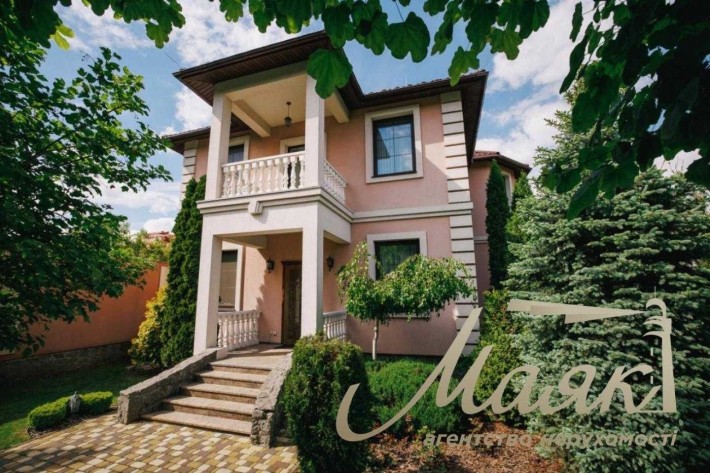 Оренда будинку 240 м² на ділянці 8 соток у м. Київ (Чапаєвка) - фото 1