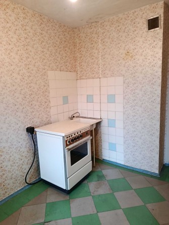 Продам НЕ ДОРОГУЮ 2-комнатную, 54м2, Тополь-1. - фото 1