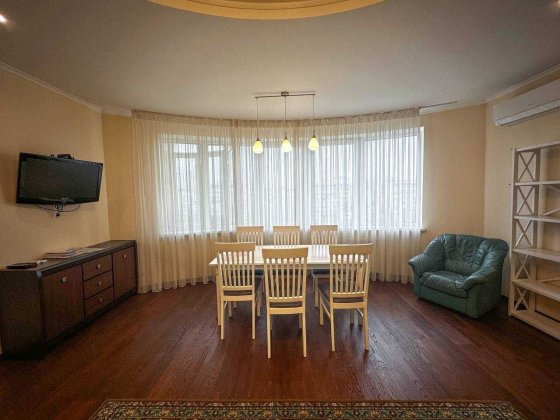 Продаж 93м2 ЖК Смарагдовий (Изумрудный) вул.Шаповала (Механізаторів) Киев