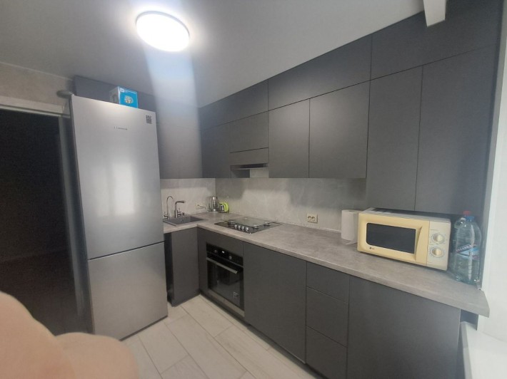 Продам 1 квартиру, з гарним ремонтом! - фото 1