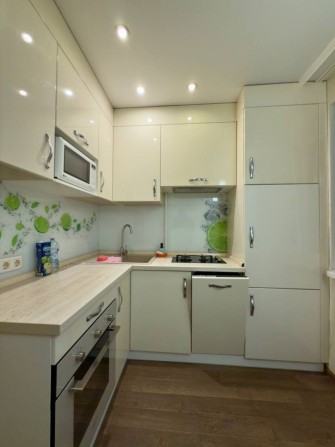 Продажа 2 комнатной квартиры - фото 1