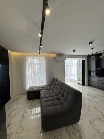 Продається ексклюзивна дворівнева квартира - фото 1