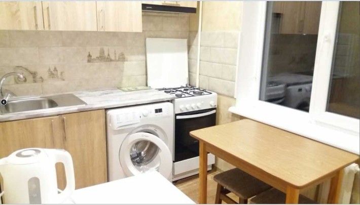 + Продам 4 кім.квартиру,  вул..Українска  27500 дол. - фото 1