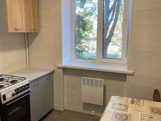 Продам однокімнатну квартиру р-н 13-та школа. Кропивницький