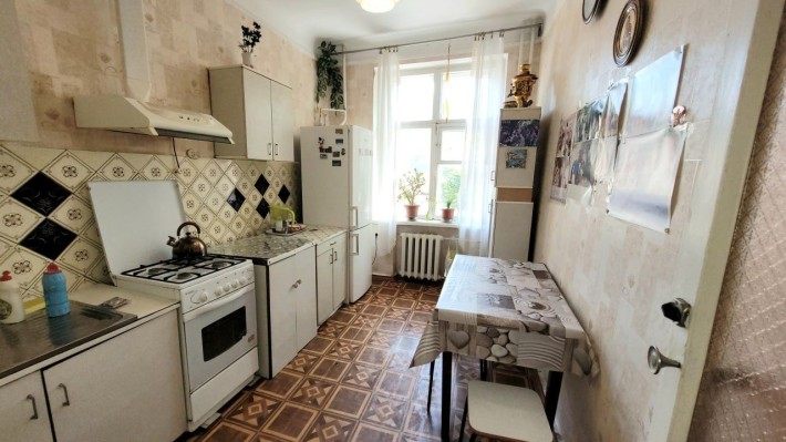 2к. Сталінка  64 кв.м. Центр міста. Окремі кімнати. - фото 1