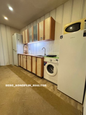 Продам просторную 2к квартиру с частичным ремонтом в таунхаусе в Центр - фото 1