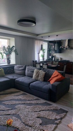 Продаж трикімнатноі квартири - фото 1