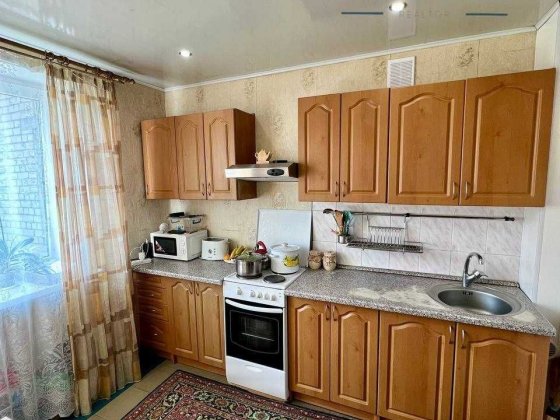 Срочно! Продам 2к.квартиру Тополь-3. Жилое состояние, 4-й этаж Дніпро