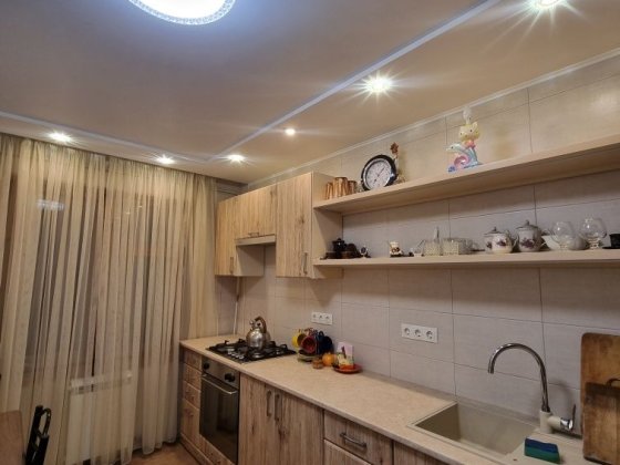 Простора 4-кімнатна на Типографії  ТЦ " Плазма" Кропивницкий