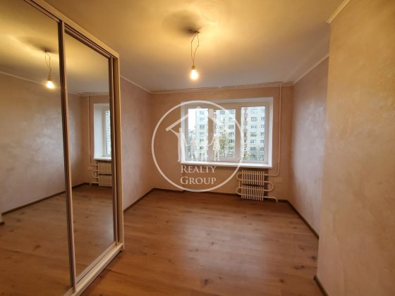 Продаж затишної квартири Наукова - Пулюя Львів