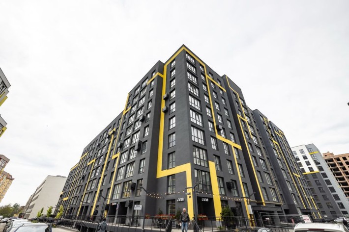 Продаж 1-но кім квартири кухня-студія. ЖК Шенген Ріел.Вул.Залізнична - фото 1