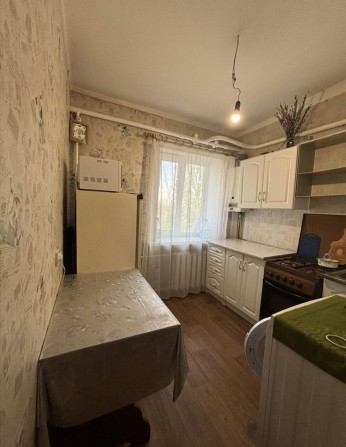 Продаётся 2 к. квартира по Молодогвардейской. - фото 1