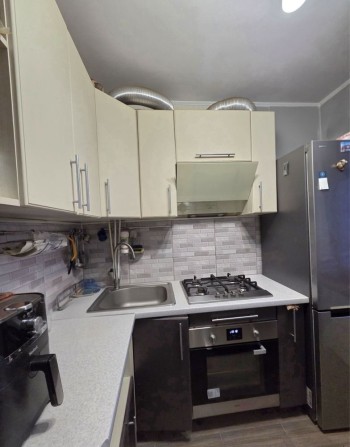 Не кутова 2к з АЕО та роздільними кімнатами на Яновського, 48.65 кв.м. - фото 1