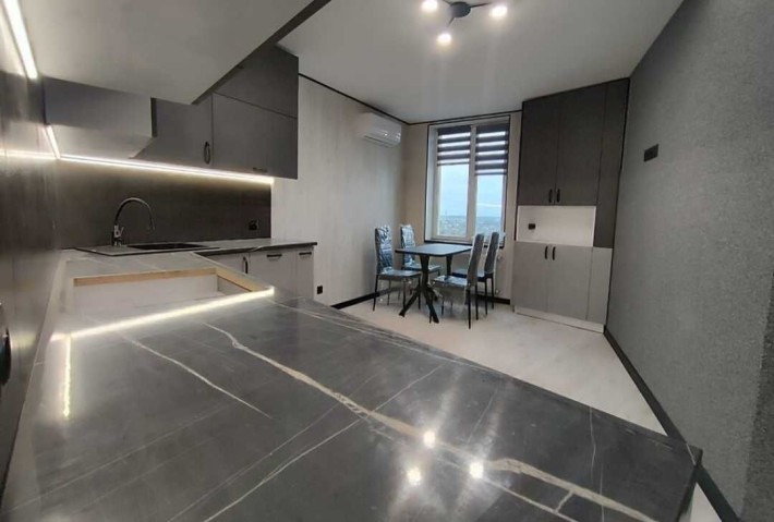 2-кімнатна квартира з РЕМОНТОМ в ЖК Вернісаж. Зданий будинок - фото 1