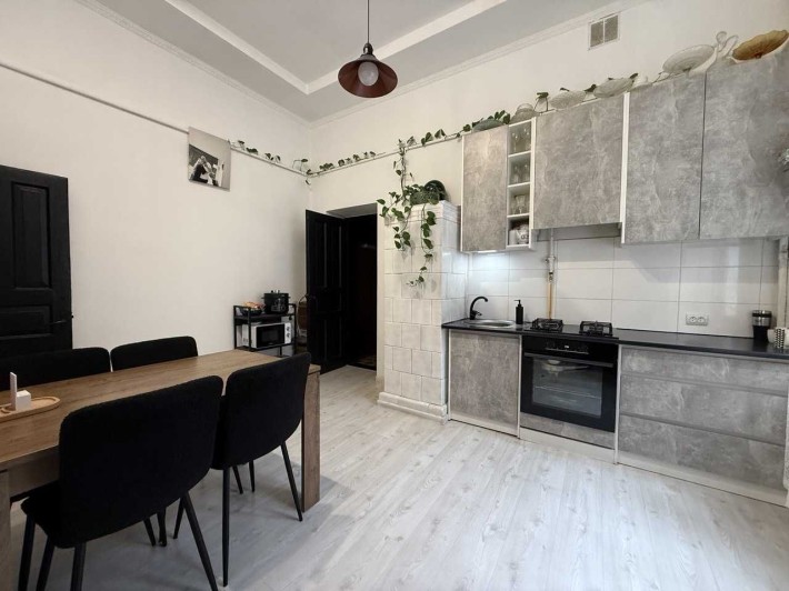 Продаж 3-кім. квартири в ЦЕНТРІ по вул. Дорошенка + підвал 12м2. - фото 1