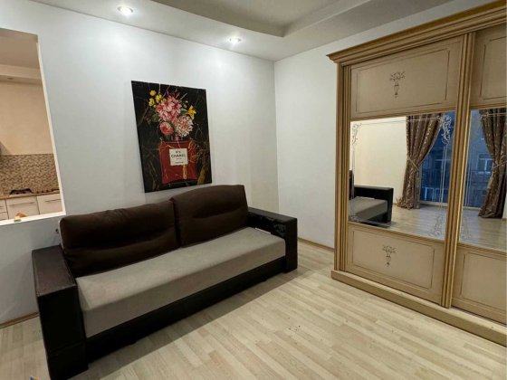 1-кімнатна  Південноукраїнська 5/5