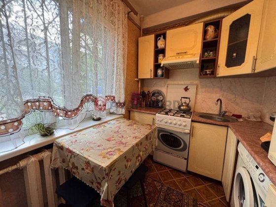 Продаж 2к. квартири( район Варусу) Космос Запорожье