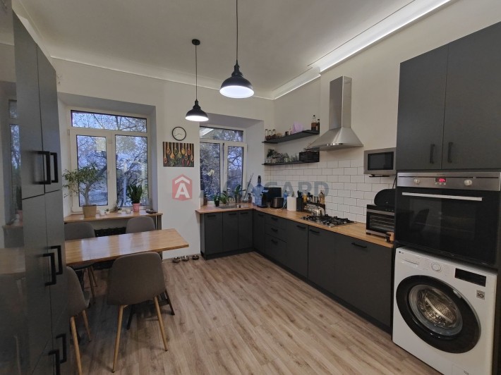 Продам простору 2к квартиру з ремонтом на пр. С. Нігояна - фото 1