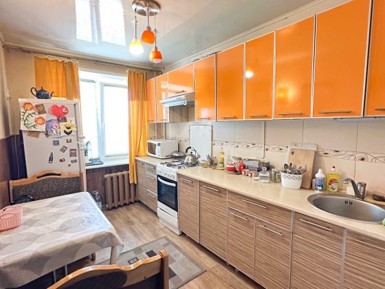 Продаж 3-к квартири по вул. Рельєфна