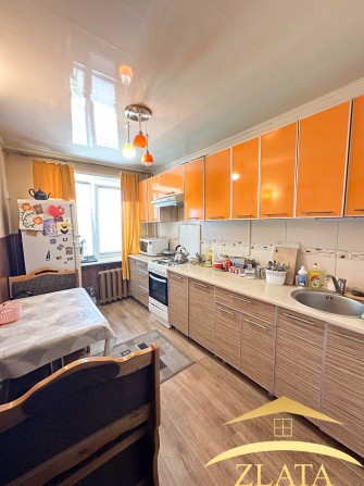 Продаж 3-к квартири по вул. Рельєфна - фото 1