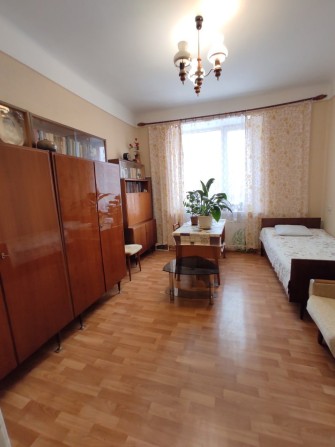 3х кв . 76 м*2.  Сталинка. Центр. 4/5 - фото 1