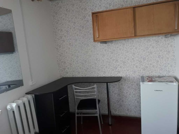 Сдам комнату. Ул. Тесная 3.Без залога и комиссии. - фото 1