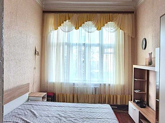 Здается 1 окрема кімнта . Вул. Олександра Кониського.79.  Центр.