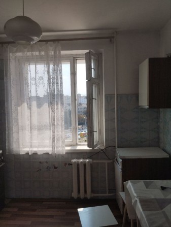 Здам.Кімнату а квартирі для сім'ї без дітей.Без власників.Пирогова. - фото 1