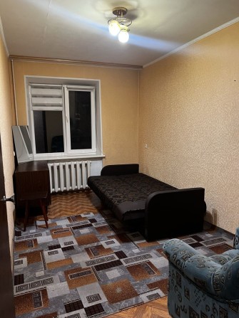 Оренда кімнати в квартирі  на Тополь-1 для дівчини/жінки. - фото 1