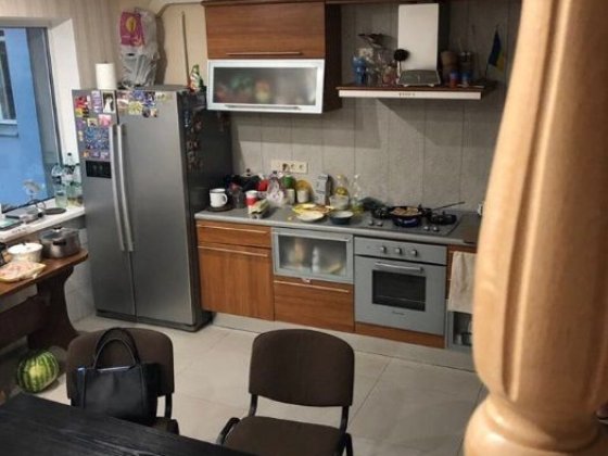 Здається одна кімната в приватному будинку Киев