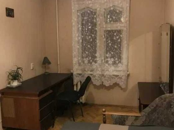Оренда кімнати  в 3-к. квартирі біля метро Дарниця без господарів . Киев