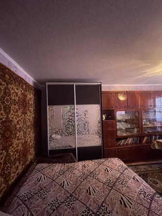 Сдам комнату в квартире с хозяйкой для аккуратной девушки на Победе - фото 1