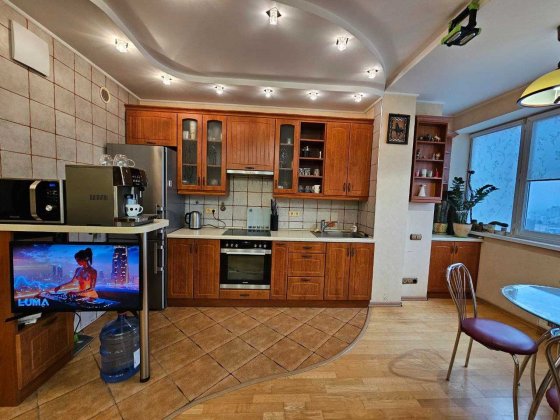 Оренда 1 кімнатна Депутатська 23а  без комісії вільна генератор Киев