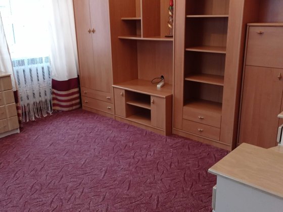 Здається пів будинку в с.Білргородка