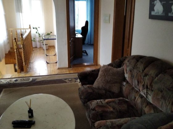 Здається частина будинку з окремим входом, Гатне Гатное