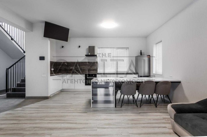 БУДИНОК в ГАТНОМУ / ОРЕНДА / 145 м2 / 6 соток - фото 1