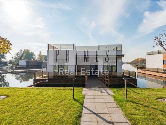 Оренда дизайнерського будинку на воді, Вишеньки Вишеньки