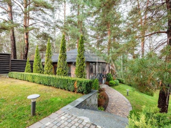 Оренда двоповерховий будинок з басейном в Гореничах Спокій і тиша