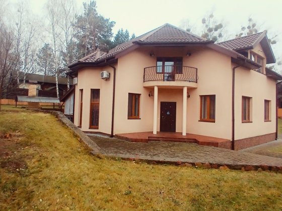 Оренда будинку в  с. Гореничі. Можна під офіс та проживання Гореничі