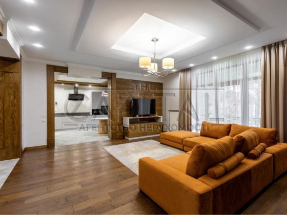 Оренда будинку 250м2 з басейном в с.Гореничі Гореничі