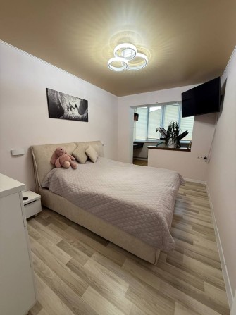 Стильна 3- кімнатна квартира на Ковалівці - фото 1