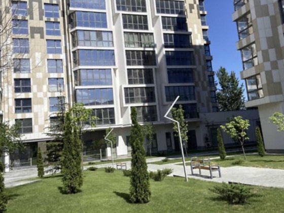 Продам 2-кімнатну квартиру  з євроремонтом  ЖК Рибінський