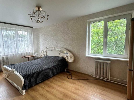 3-кімнатна квартира по вул. Космонавтів в гарному  стані. ТЕРМІНОВО! Житомир