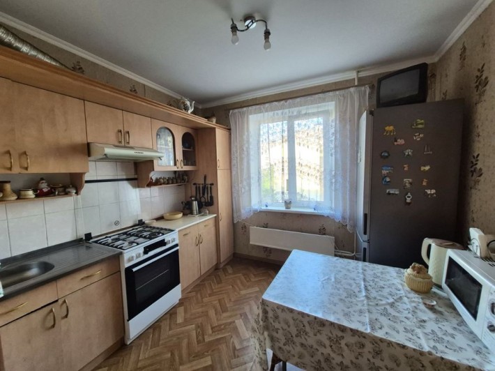 Продам 4х кімнатну квартиру Малікова - фото 1