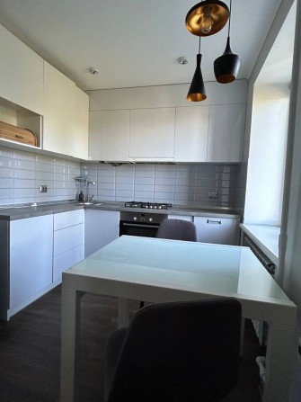 Продам 3 комнатную в центральной части города - фото 1