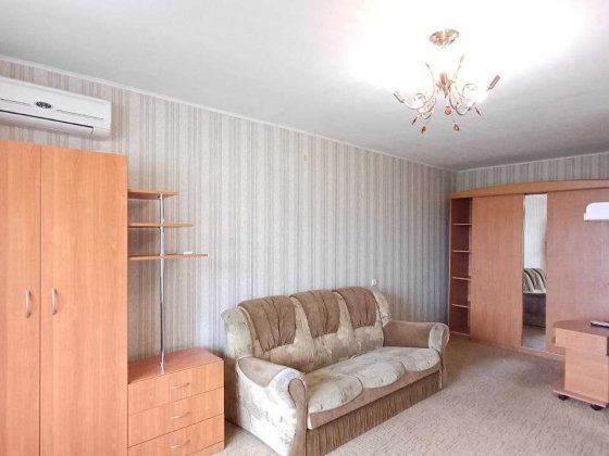 Продам 1-кімнатну квартиру 39 м на ж/м Лівобережний Днепр