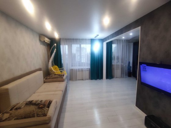 Продаж затишної  трикімнатної квартири в центрі міста. Миколаїв