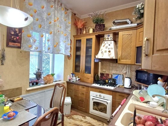 Продам 2-х комнатную " Сталинку" 63 м2 в Центре / Адмиральская Миколаїв