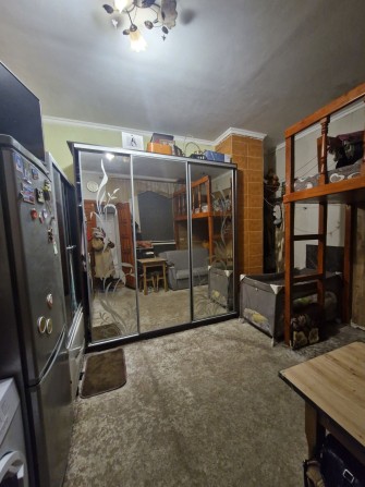 Продається квартира в приватному будинку. - фото 1