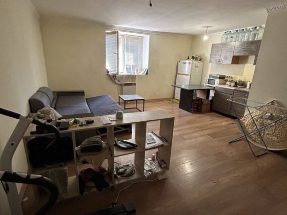 Продам 1к квартиру на 12 кварталі Днепр